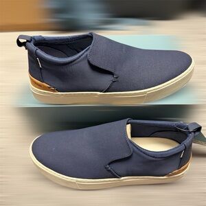 TOMS Paxton navy canvas, nylon water resistant slip on shoes, size 10